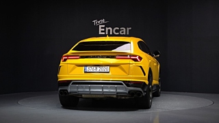 LAMBORGHINI URUS 2019