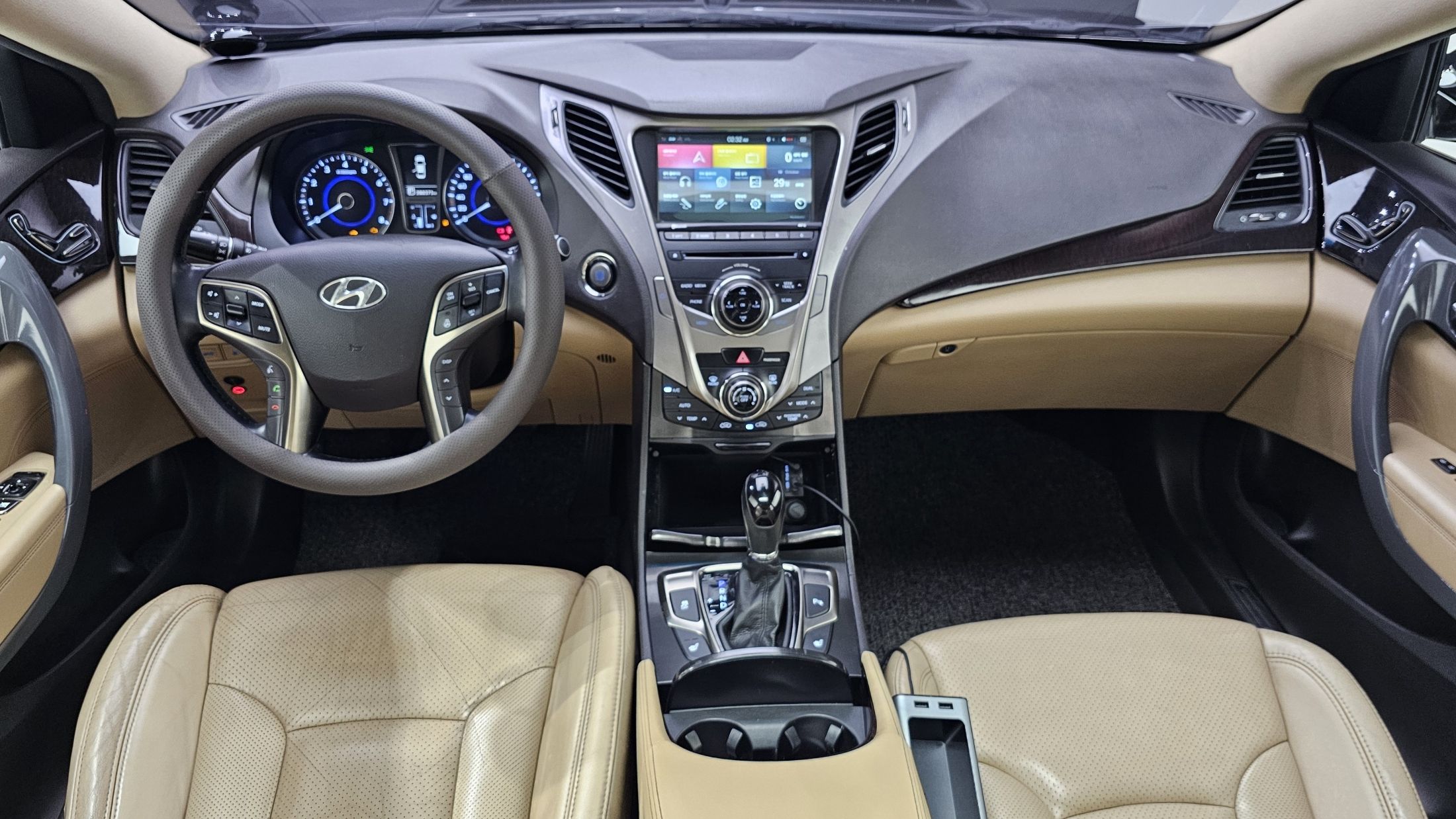HYUNDAI GRANDEUR HG 2013