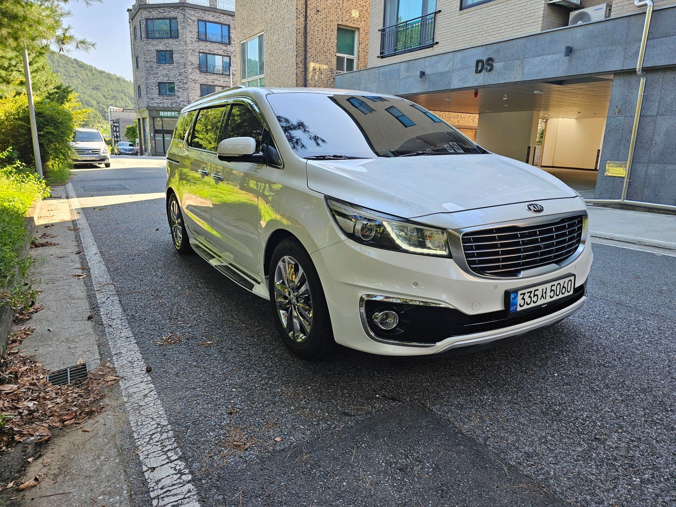 KIA CARNIVAL 2017