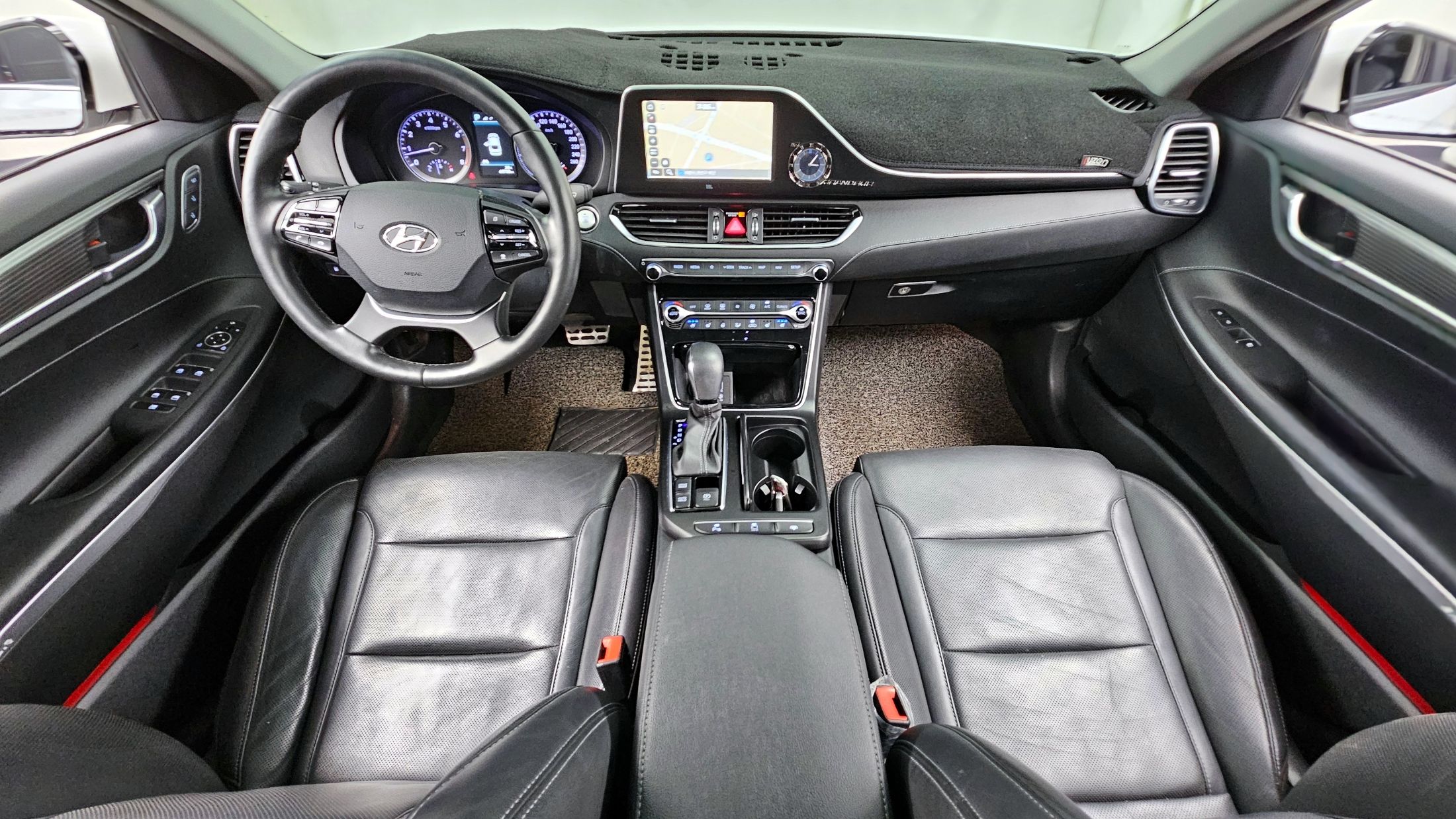 HYUNDAI GRANDEUR IG 2017