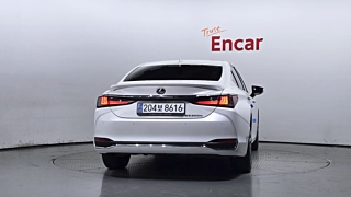 LEXUS ES300H 2024
