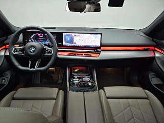 BMW 5-SERIES G60  520i M Sport 2025