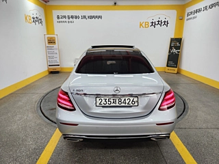MERCEDES BENZ E-CLASS W213 2019