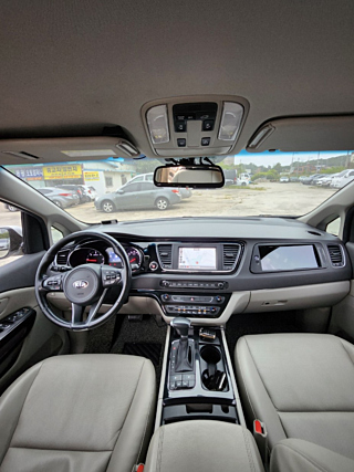 KIA CARNIVAL 2017