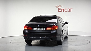 BMW 5-SERIES G30 2018