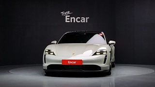 PORSCHE TAYCAN 2021