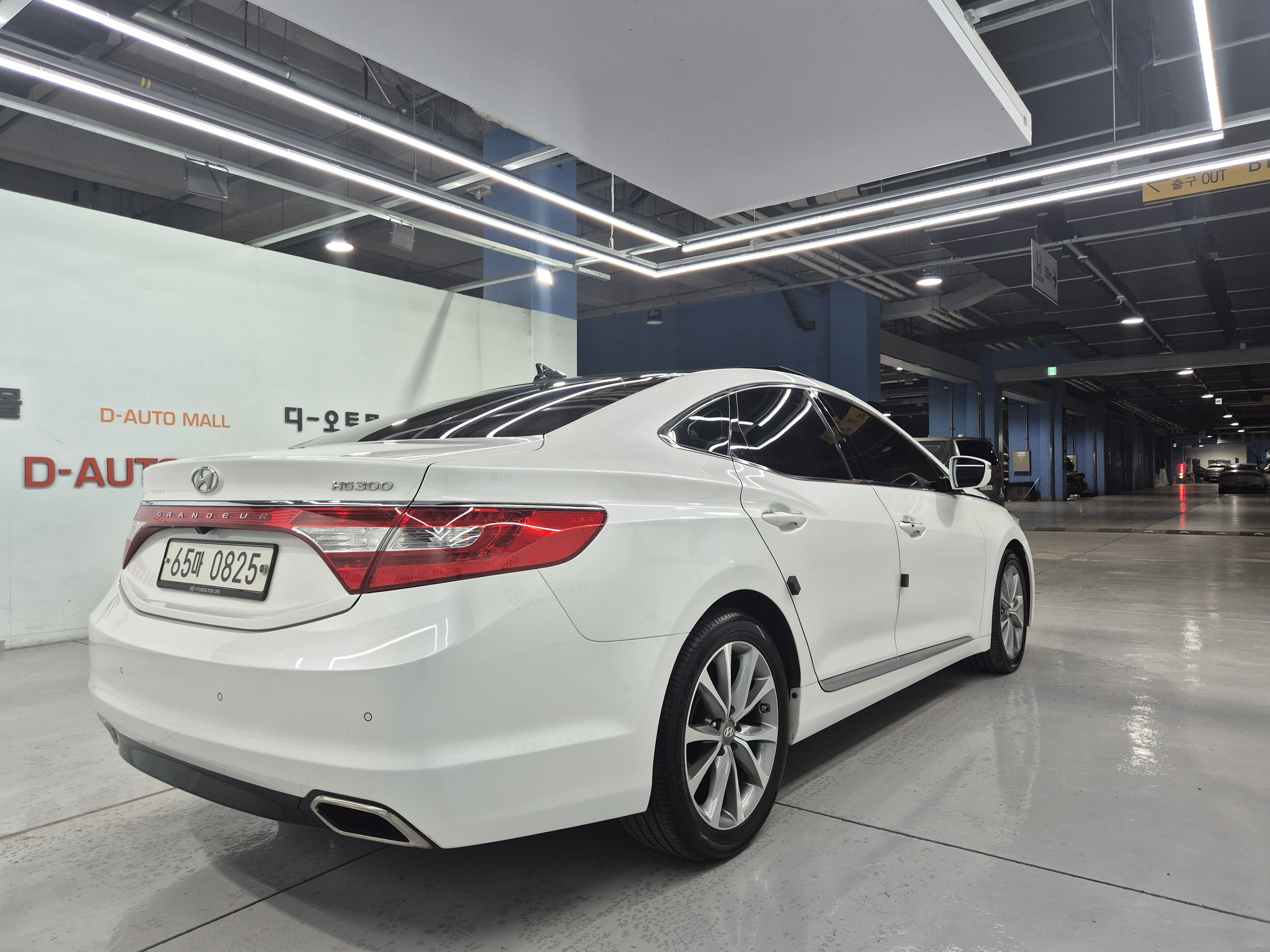 HYUNDAI GRANDEUR HG 2015