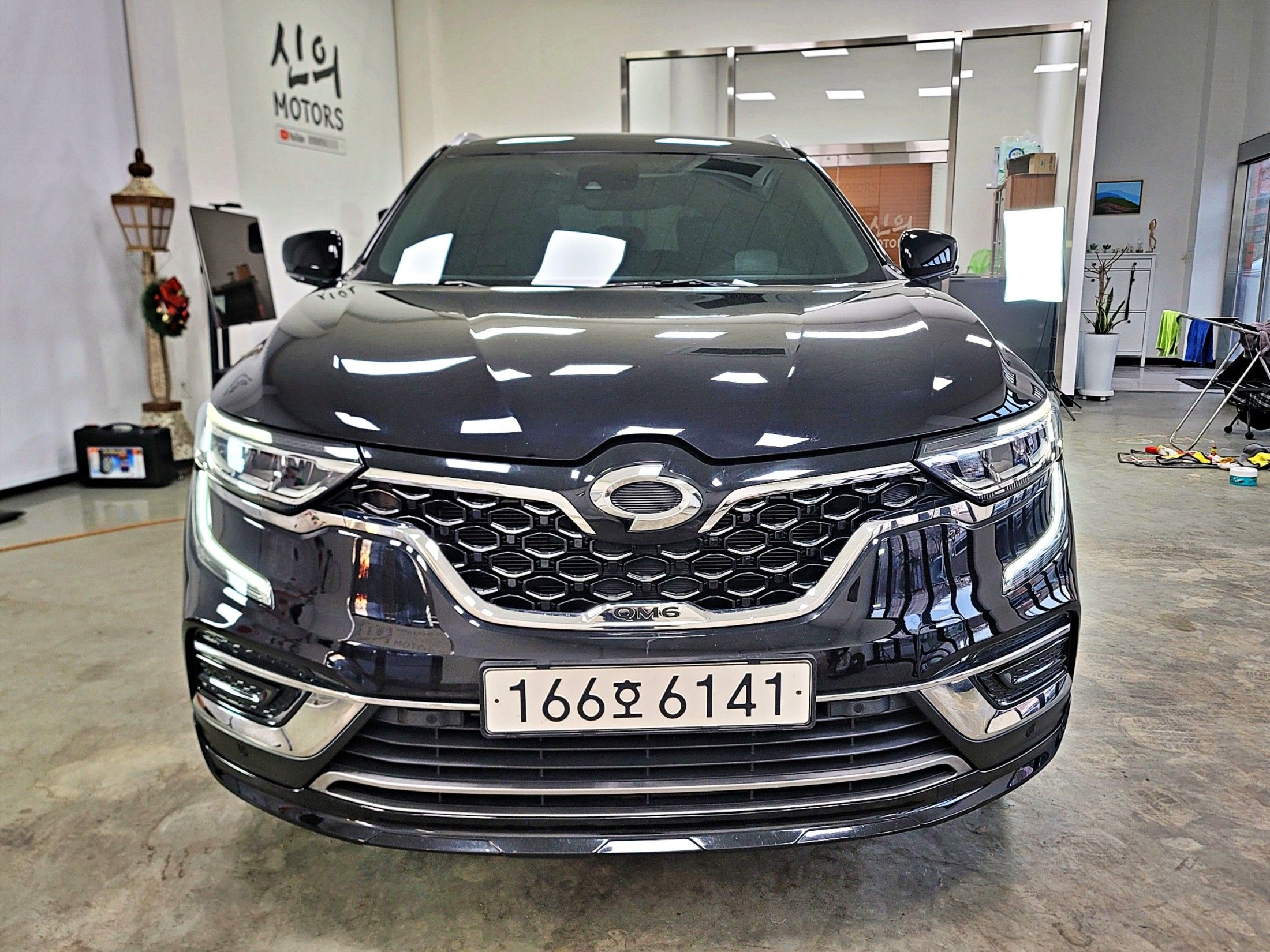 SAMSUNG QM6 2021