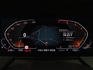 BMW 1-SERIES F40 2021