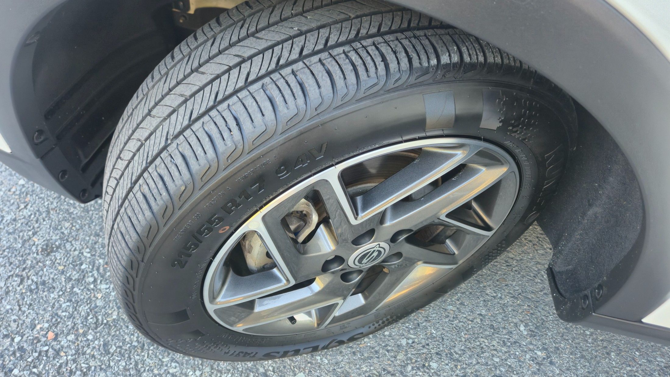 SSANGYONG TIVOLI VERY NEW 2022