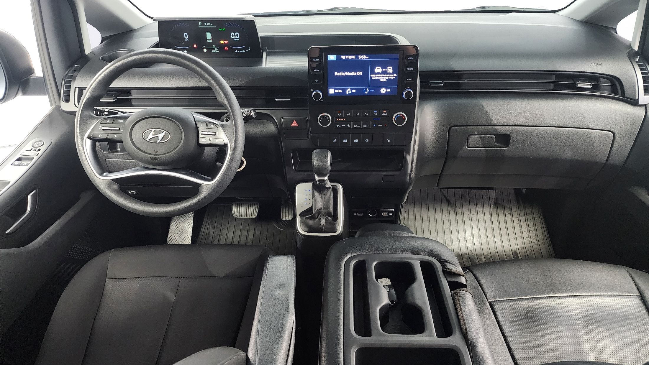 HYUNDAI STARIA 2021