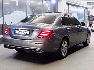 MERCEDES BENZ E-CLASS W213 2019