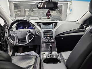 HYUNDAI GRANDEUR HG 2016