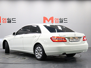 MERCEDES BENZ E-CLASS W212 2011