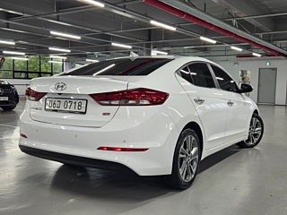 HYUNDAI AVANTE AD 2016