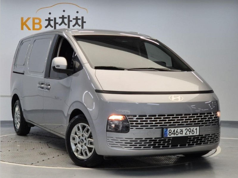 HYUNDAI STARIA 2024