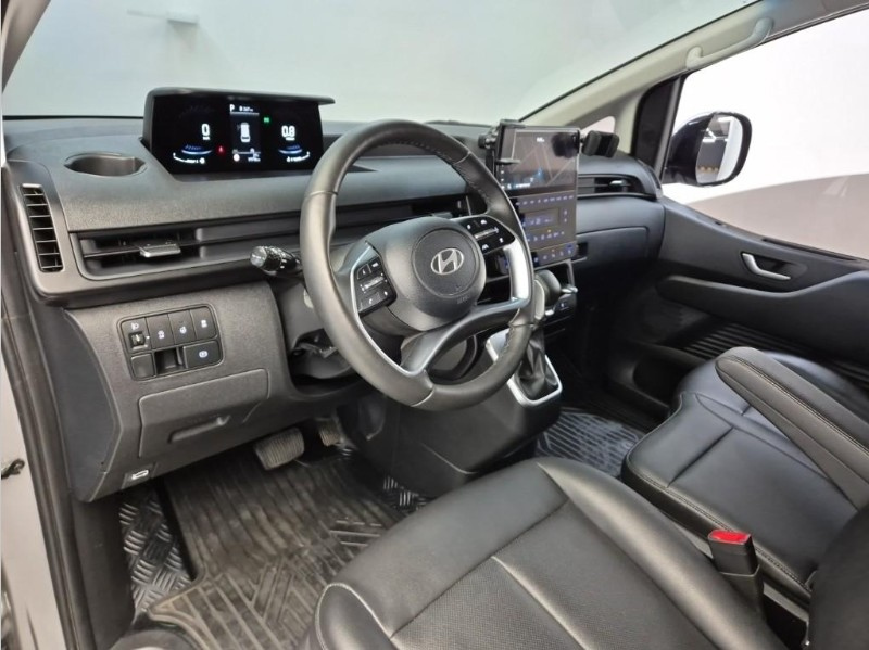 HYUNDAI STARIA 2024