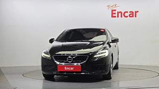 VOLVO V40 2017