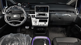HYUNDAI STARIA  4WD Lounge 9 Seater 2025