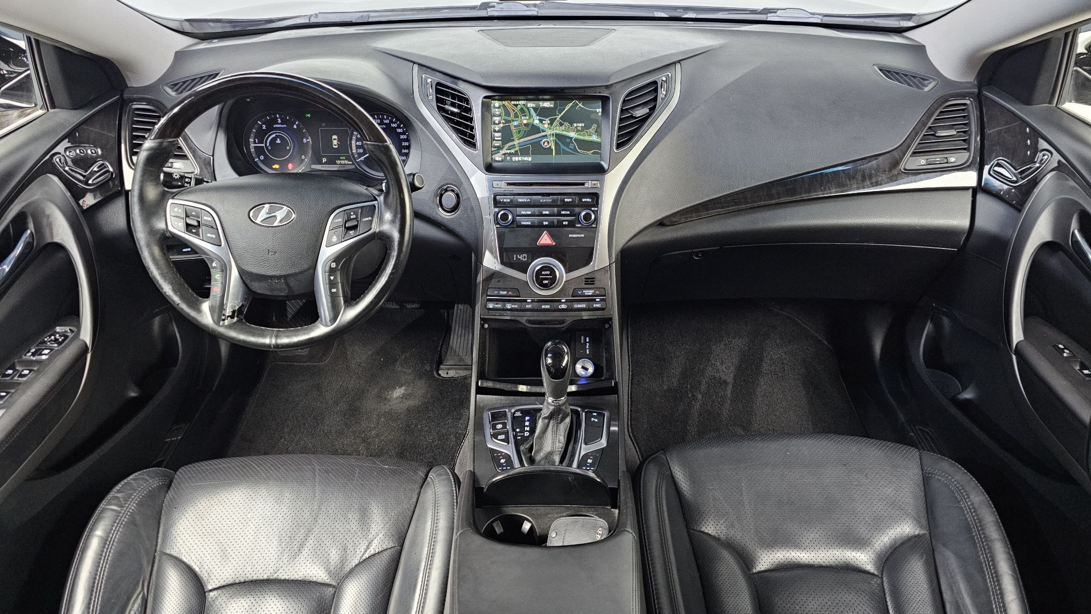 HYUNDAI GRANDEUR HG 2015
