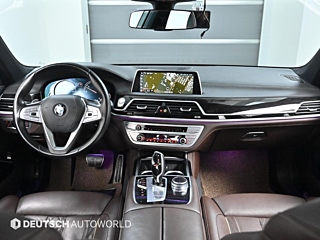BMW 7-SERIES G11 2017