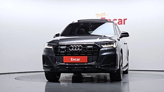 AUDI Q7 4M 2023