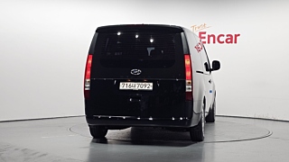 HYUNDAI STARIA 2023