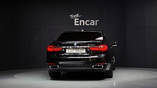 BMW 7-SERIES G11 2016