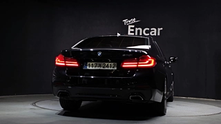 BMW 5-SERIES G30 2017
