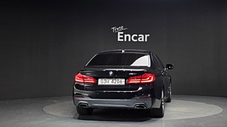BMW 5-SERIES G30 2017