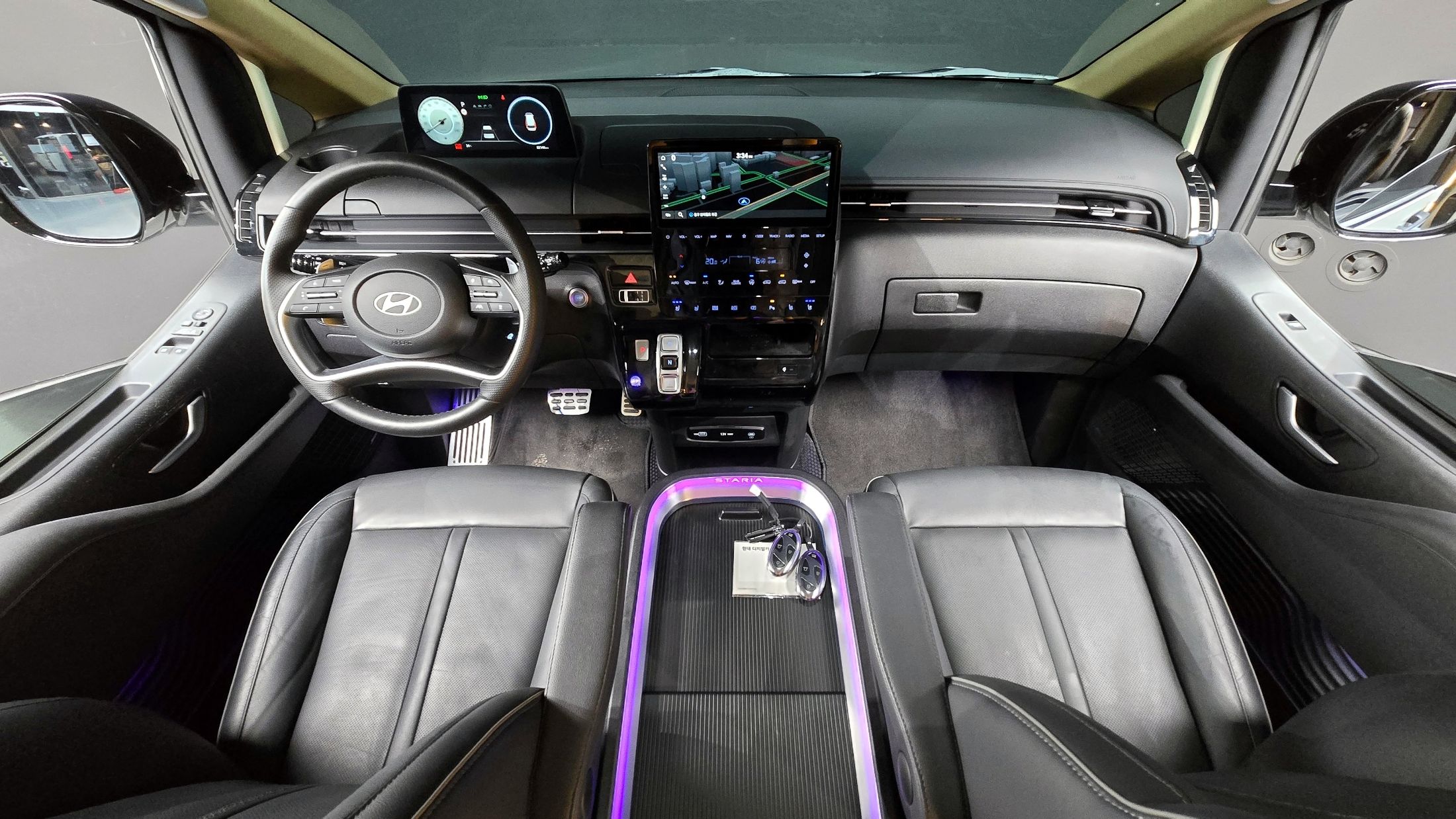 HYUNDAI STARIA 2024
