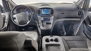 HYUNDAI STAREX GRAND  Van 3 Seater 2018