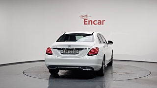 MERCEDES BENZ C-CLASS W205 2016