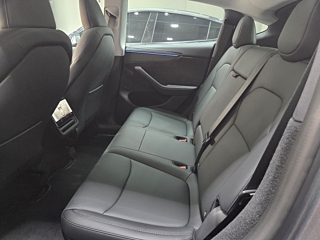 TESLA MODEL Y  Long Range 2025