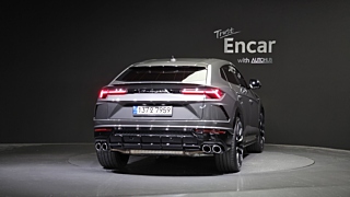 LAMBORGHINI URUS 2022