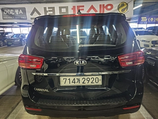KIA CARNIVAL 2018