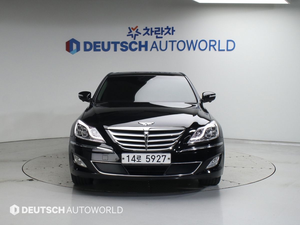 HYUNDAI GENESIS 2011