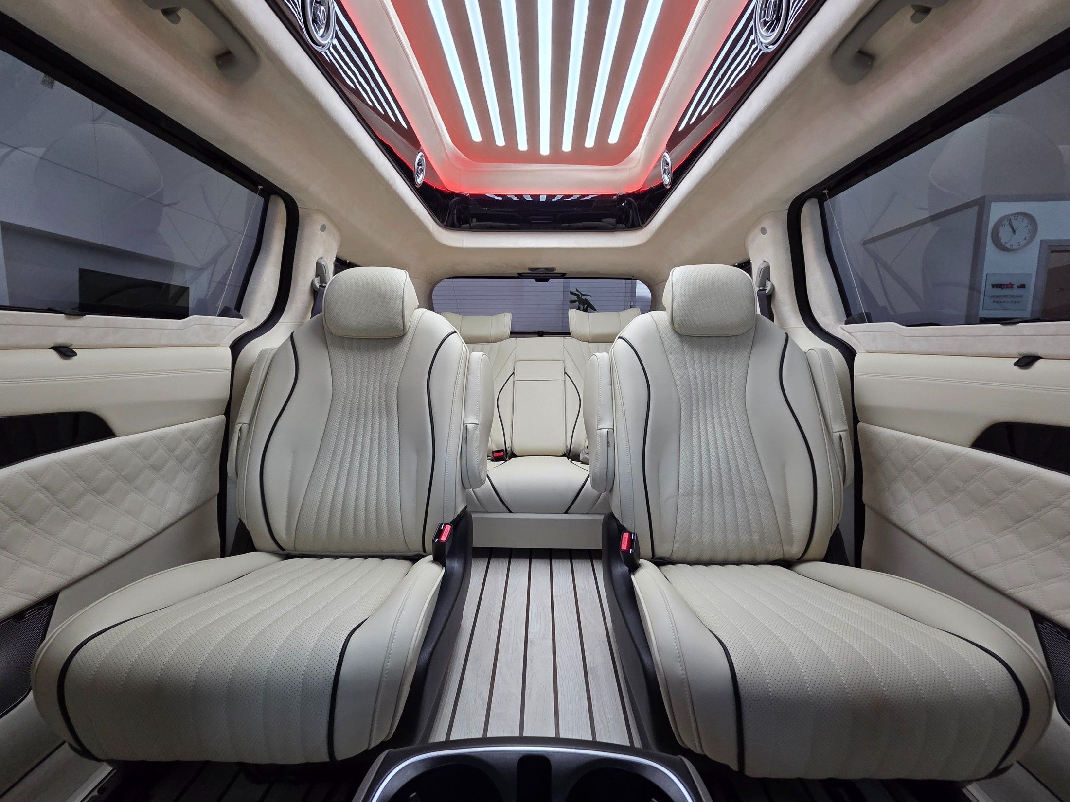 KIA CARNIVAL 2024