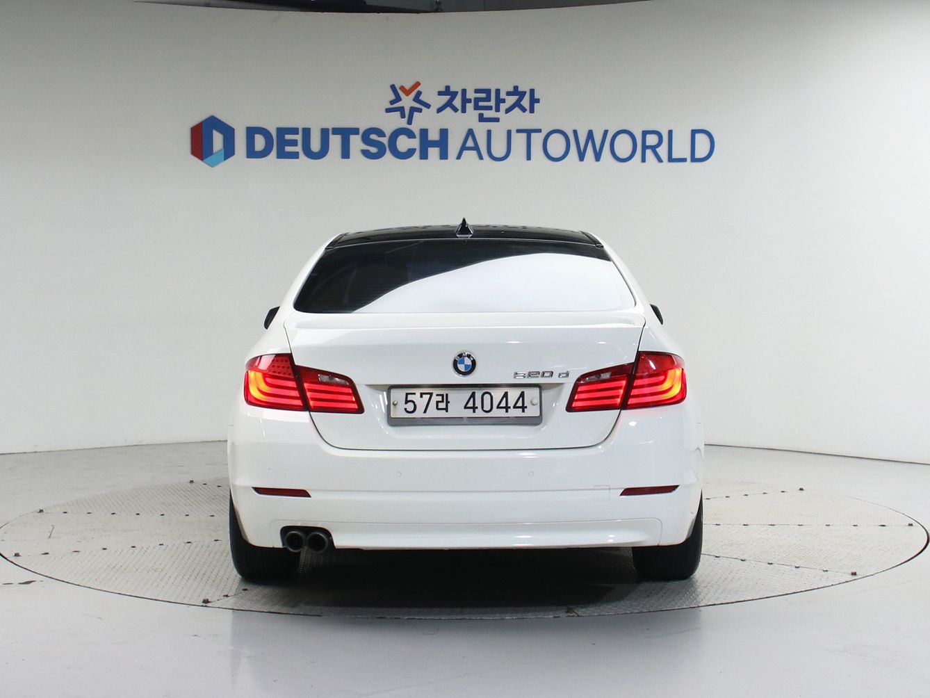BMW 5-SERIES F10 2011