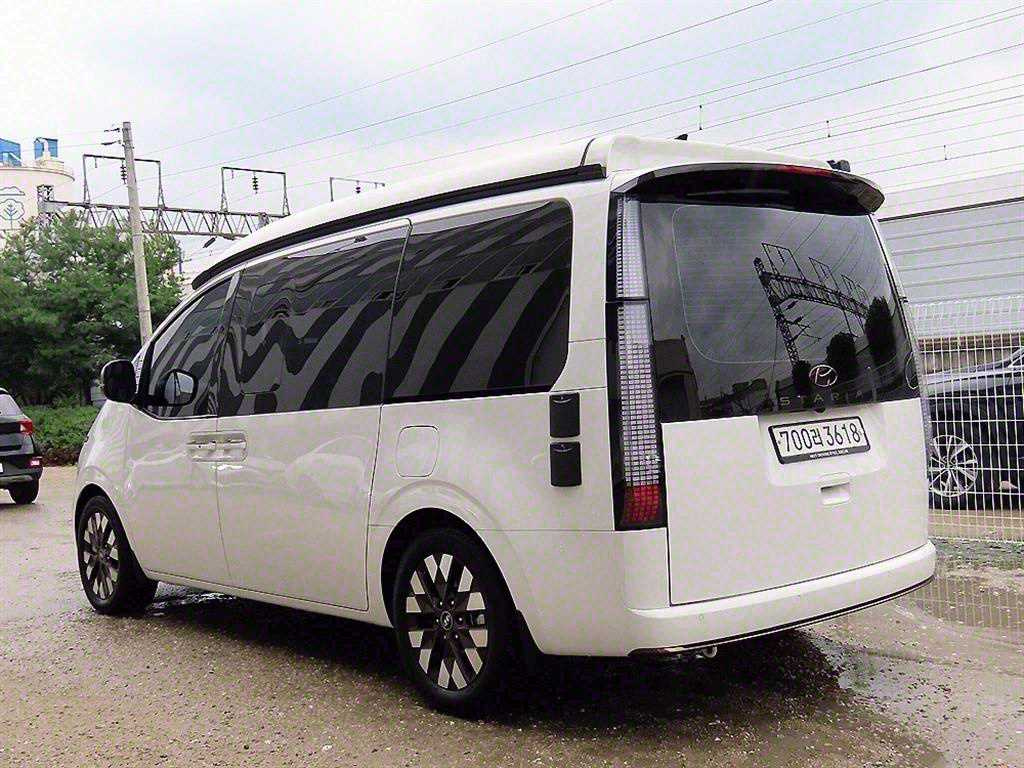HYUNDAI STARIA 2024