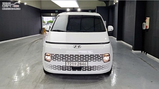 HYUNDAI STARIA 2024