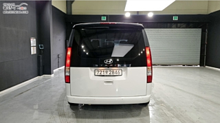 HYUNDAI STARIA 2024