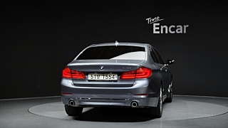 BMW 5-SERIES G30 2019