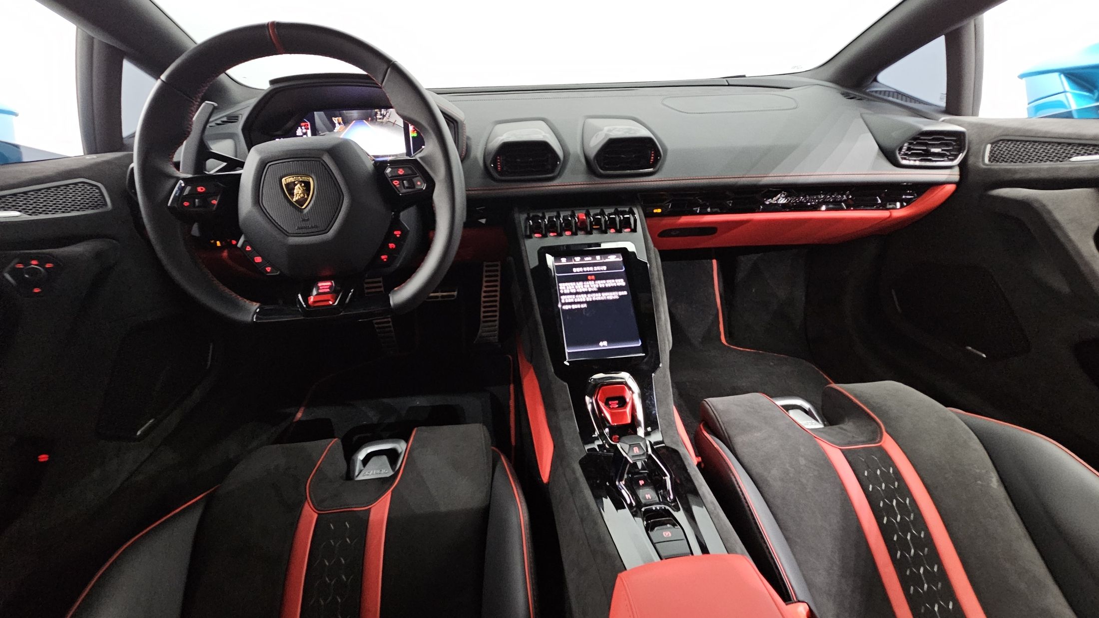 LAMBORGHINI HURACAN 2023