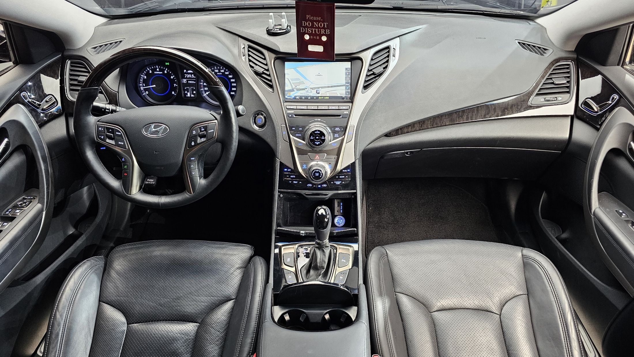 HYUNDAI GRANDEUR HG 2011