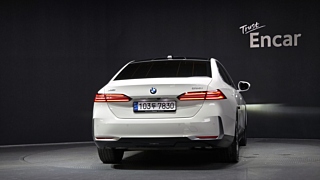 BMW 5-SERIES G60 2023