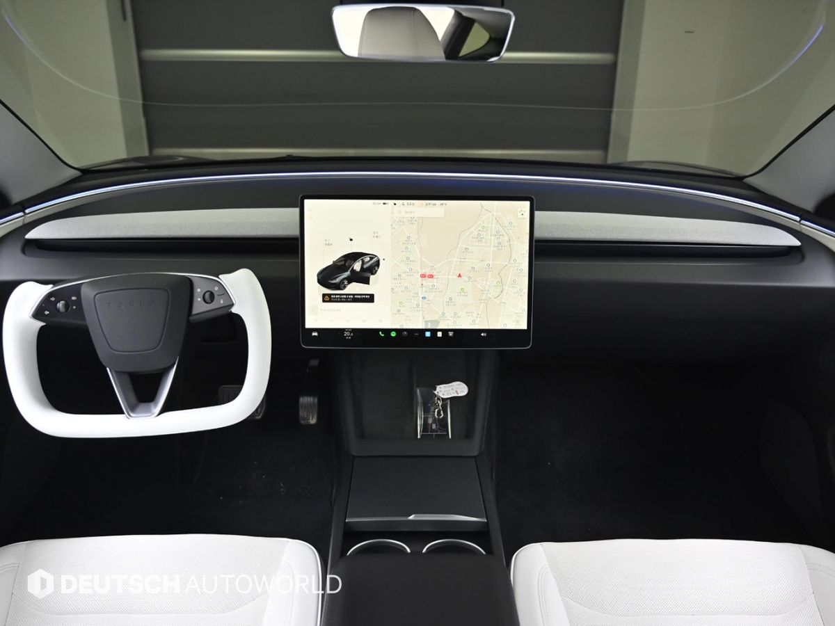 TESLA MODEL 3 2024