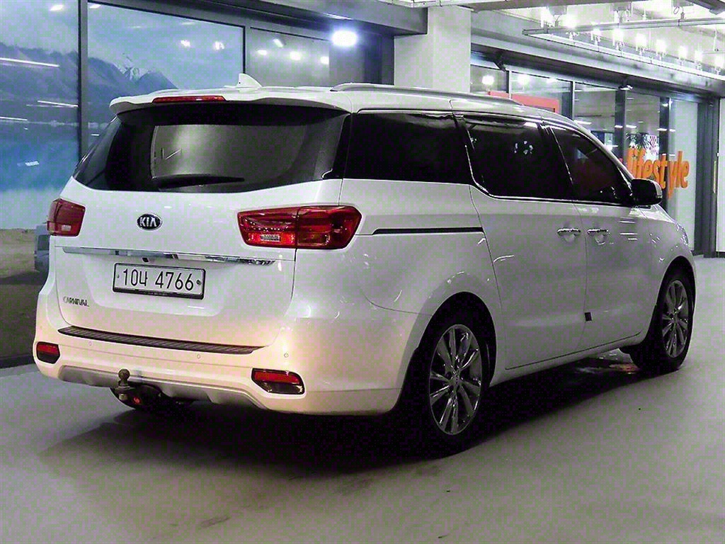 KIA CARNIVAL 2018