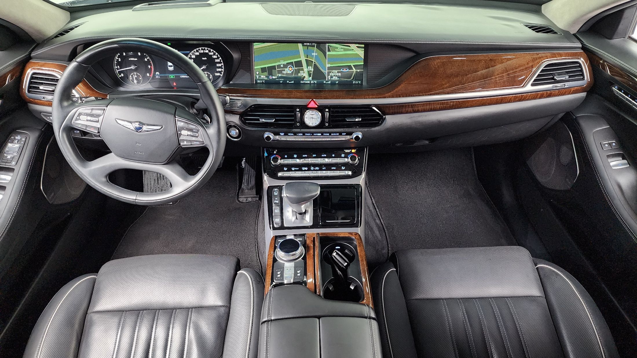 GENESIS EQ900 2018