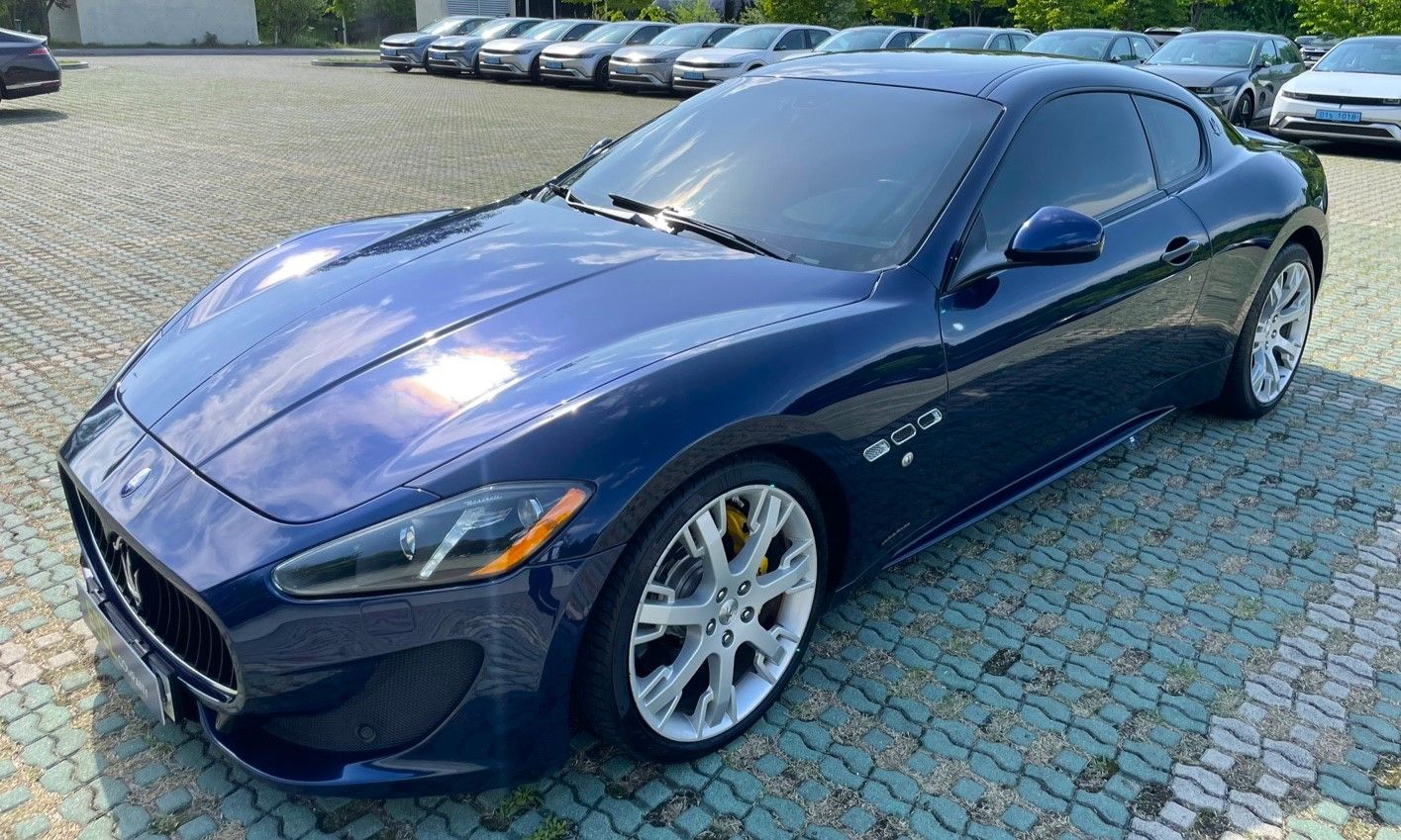 MASERATI GRANTURISMO 2013